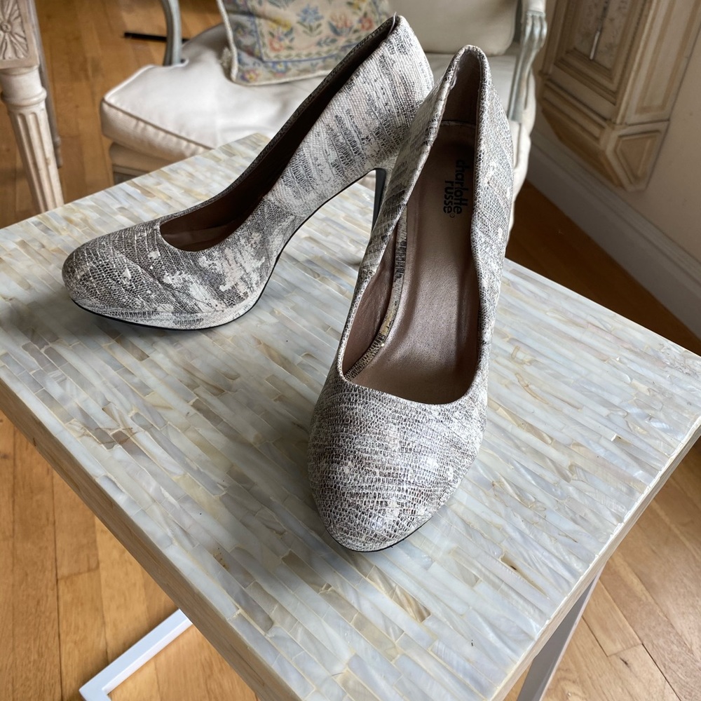 Black & White Snakeskin Pumps